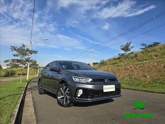 VOLKSWAGEN VIRTUS 1.0 200 TSI HIGHLINE AUTOMÁTICO